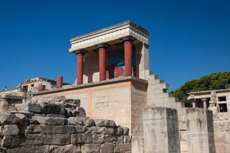 knossos – stepping back in time
