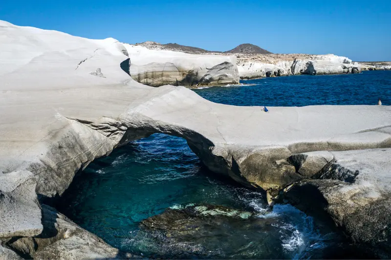 sarakiniko beach, milos